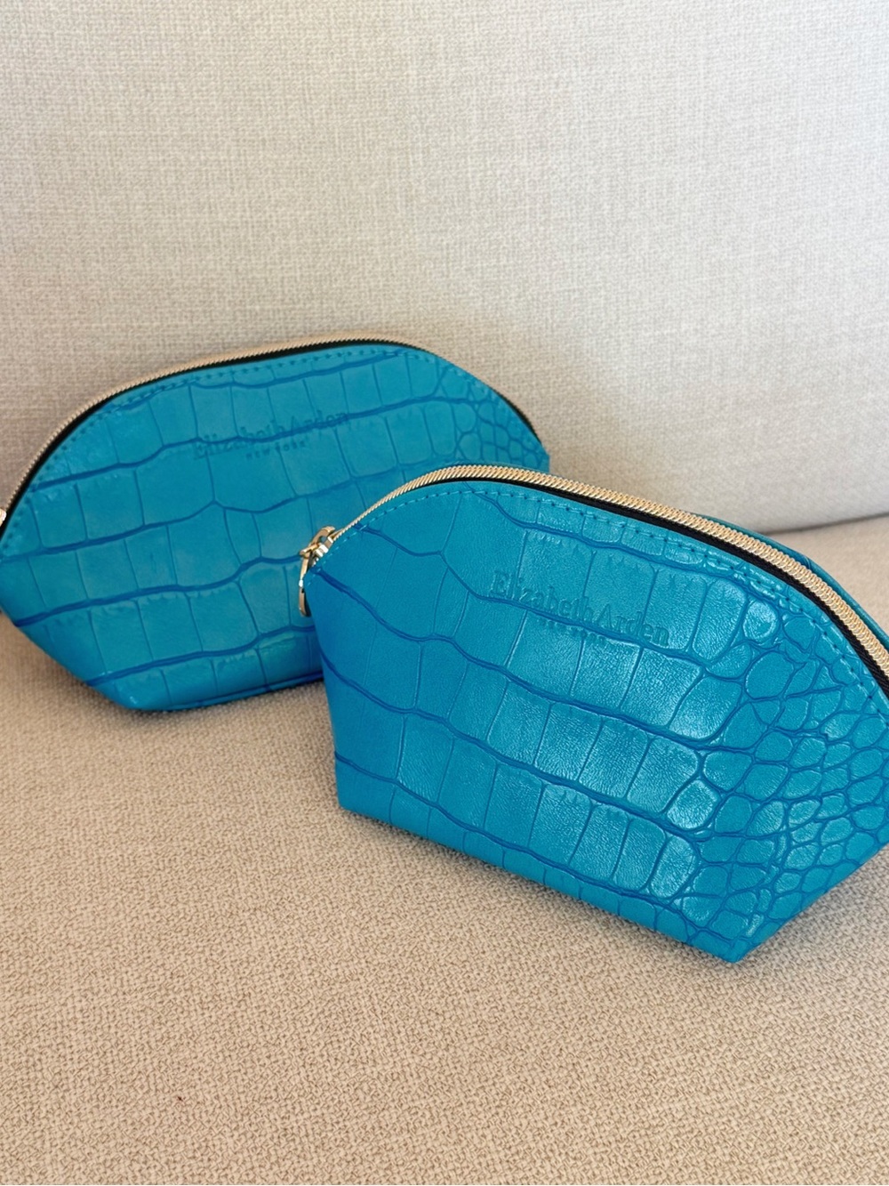 Set of 2/ Elizabeth Arden Blue Cosmetic Pouch